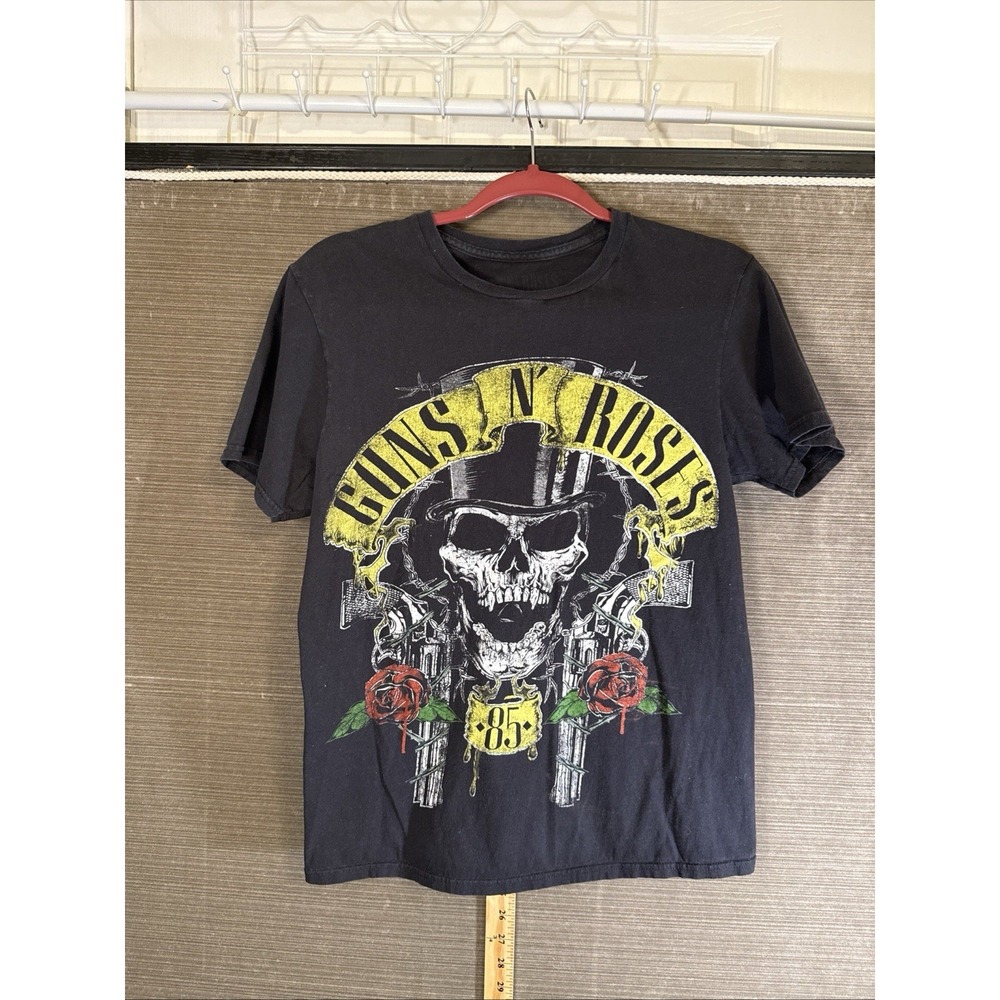 Guns n' Roses Throwback '85 Rock T-Shirt | Skull Roses | Unisex Small
